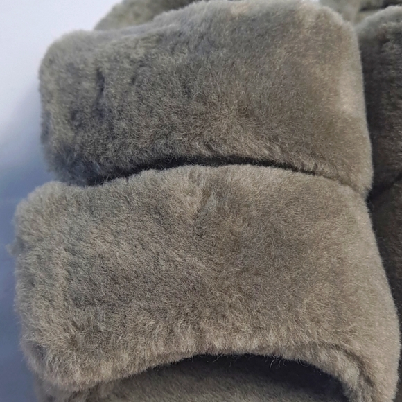 WOMEN'S UGG PLUSH SIZE 10 - Picture 12 of 16